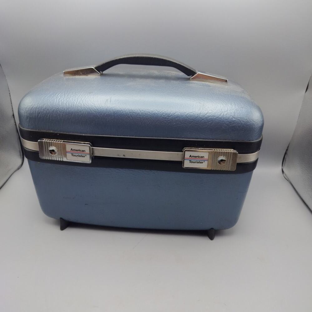 VINTAGE 1960 BLUE AMERICAN TOURISTER TRAIN CASE VANITY CASE LUGGAGE MAKE UP CASE